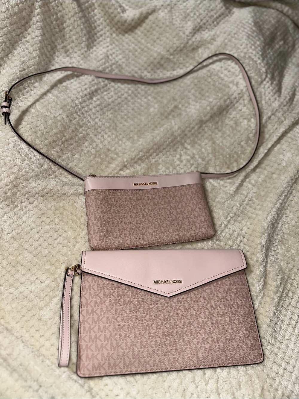 Michael Kors Pink Signature Crossbody with Wristlet Set